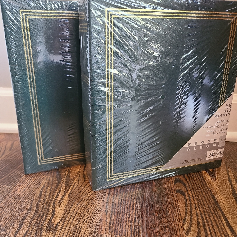 MBI 100 Page Magnetic Photo Album Green Holds up to 5 x 7 photos PLEASE READ